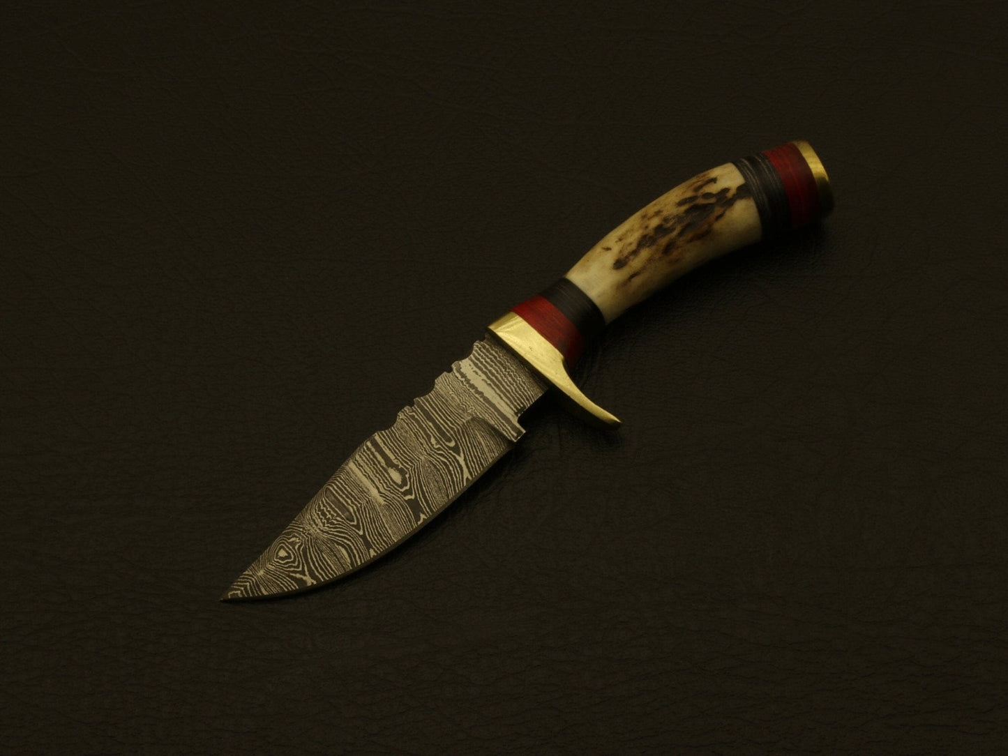Handmade Damascus Steel Hunting Knife Handle Stag Horn Leather Sheath Hunting Terror Defender 