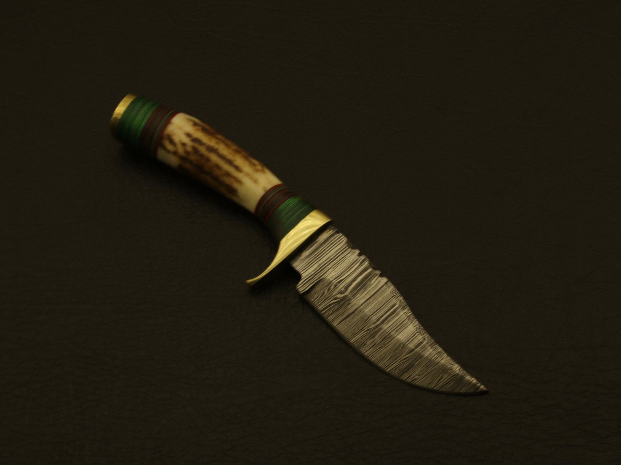 6'' inch Handmade Damascus Steel Hunting knife Handle Stag Horn leather Sheath Hunting Terror Defender 