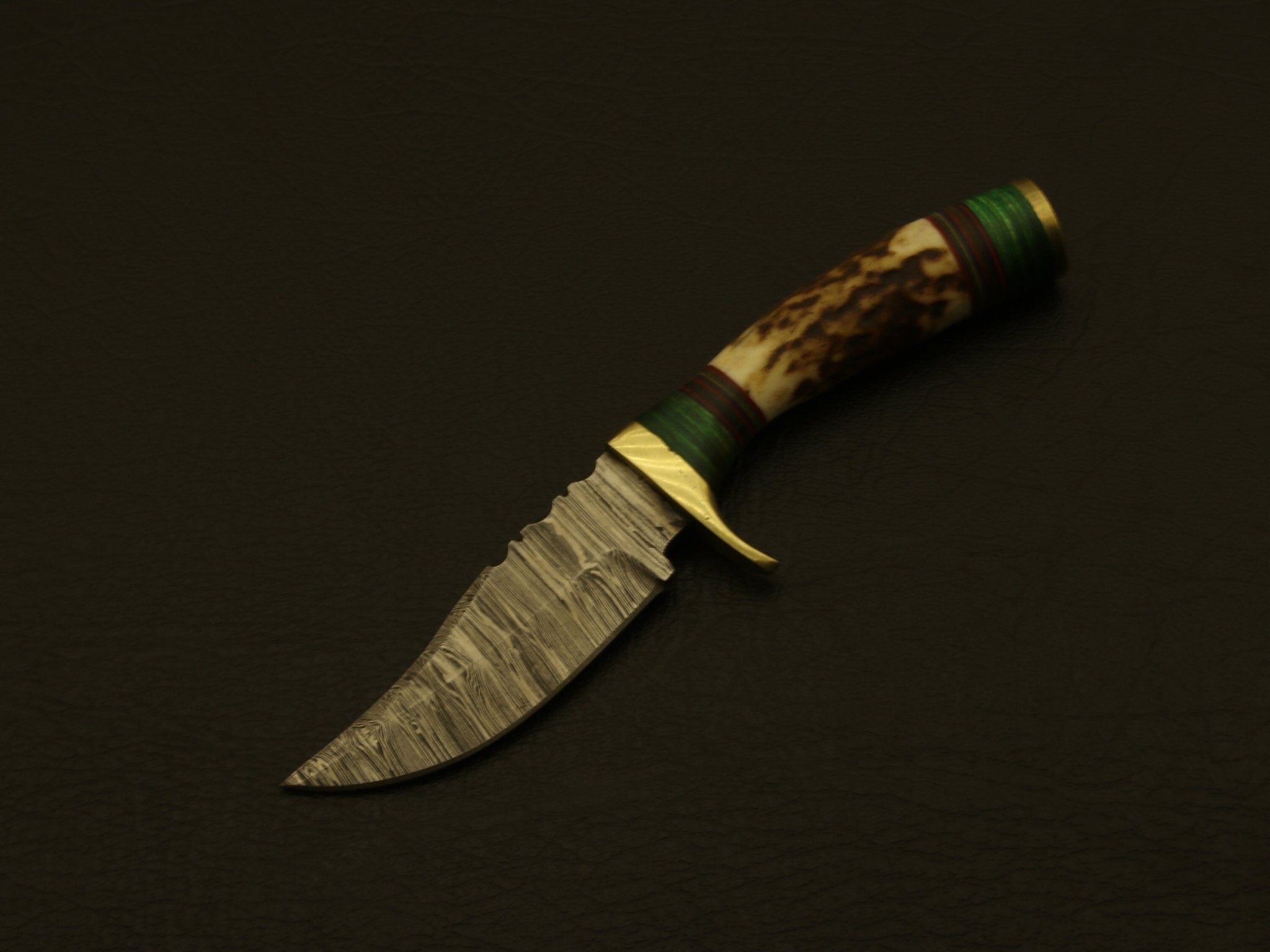 6'' inch Handmade Damascus Steel Hunting knife Handle Stag Horn leather Sheath Hunting Terror Defender 