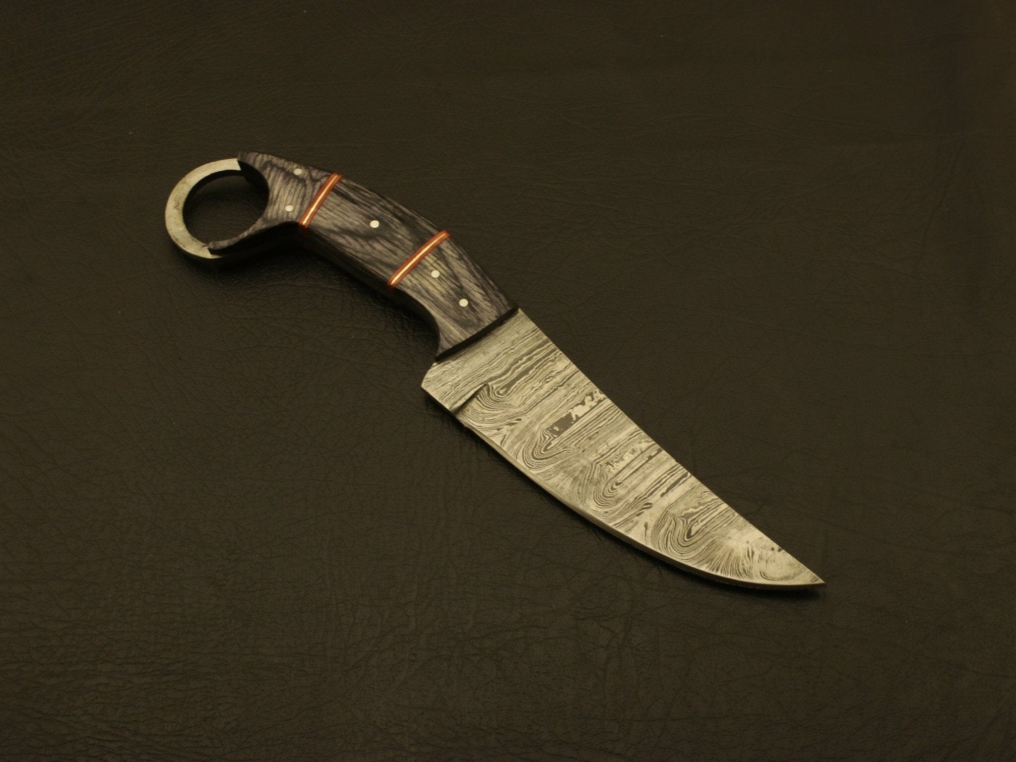 Custom handmade Damascus steel karambit knife Fixed Blade handle with horn & wood /sheath Hunting Terror Defender 