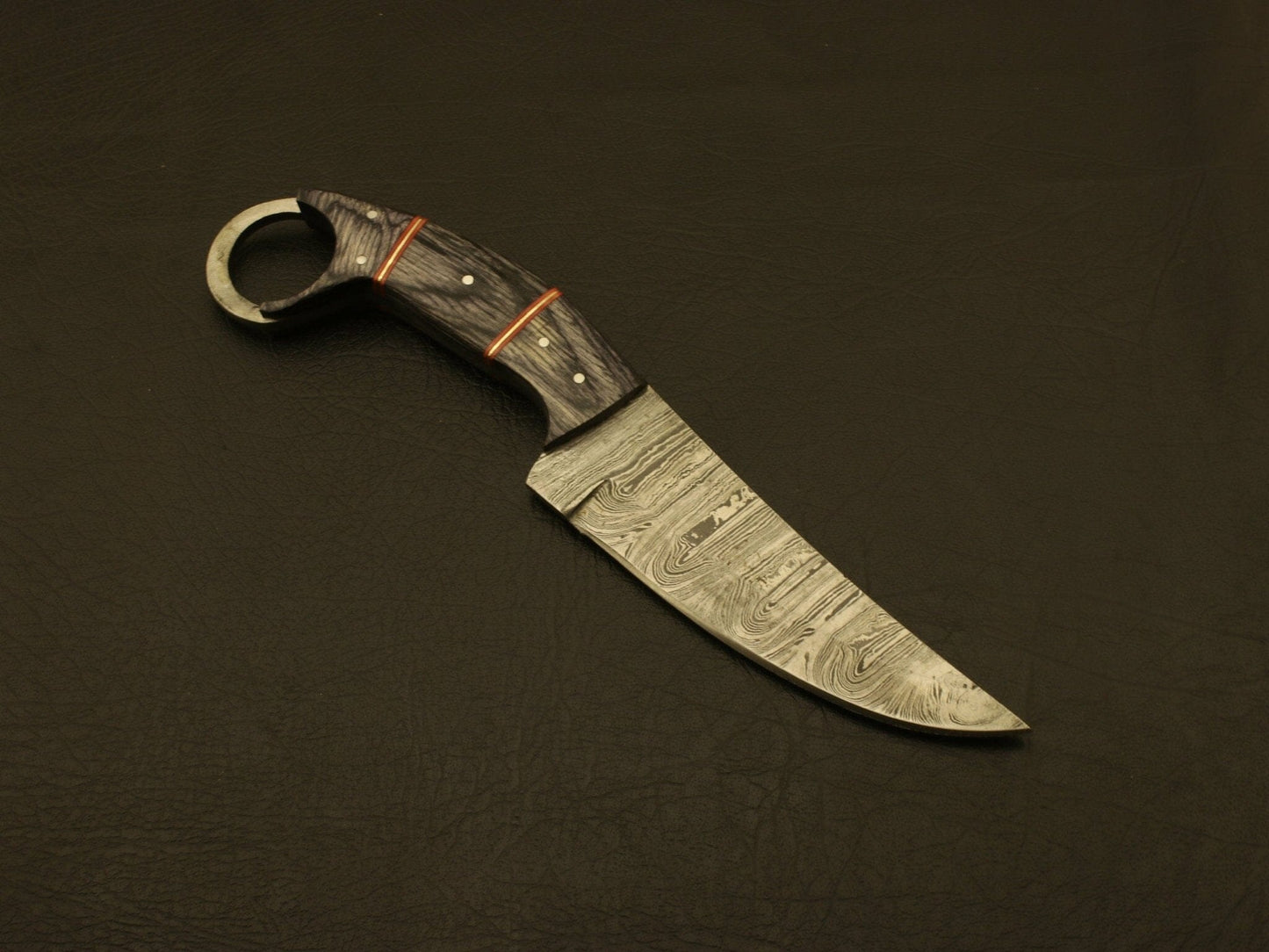 Custom handmade Damascus steel karambit knife Fixed Blade handle with horn & wood /sheath Hunting Terror Defender 
