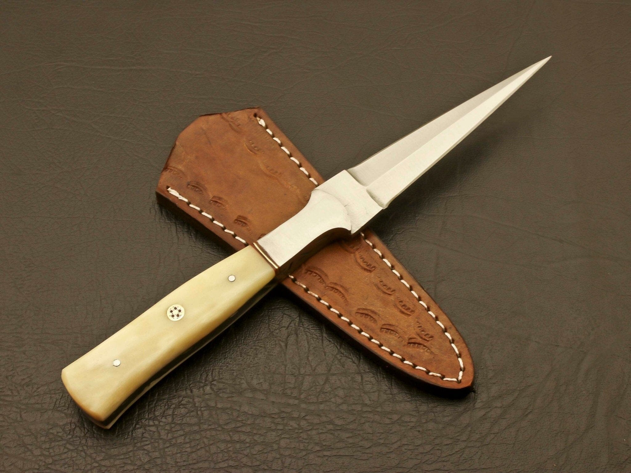Custom Handmade Hand Forged D2 Stainless steel Hunting Double Edge Boot knife ,skinning knife with leather sheath Camping Terror Defender 