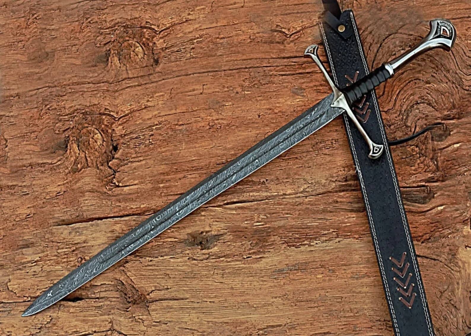 Handmade Damascus Steel Anduril Sword of Narsil the King Aragorn Replica | Damascus Sword Battle Ready With Sheath | Functional Sword Costume Weapons Terror Defender 