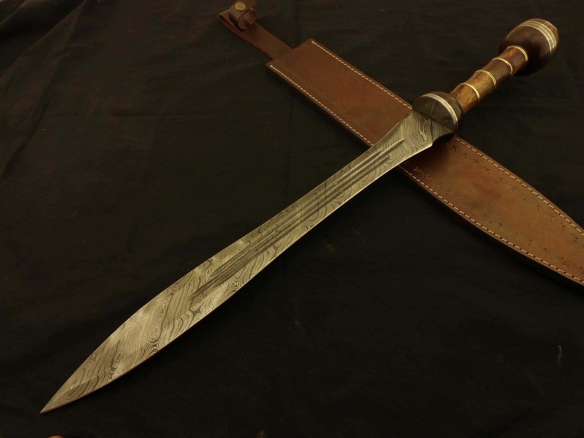 Roman Gladius Historical Custom Made Damascus Steel Blade Dagger Warrior Sword Battle Ready Sword Costume Weapons Terror Defender 