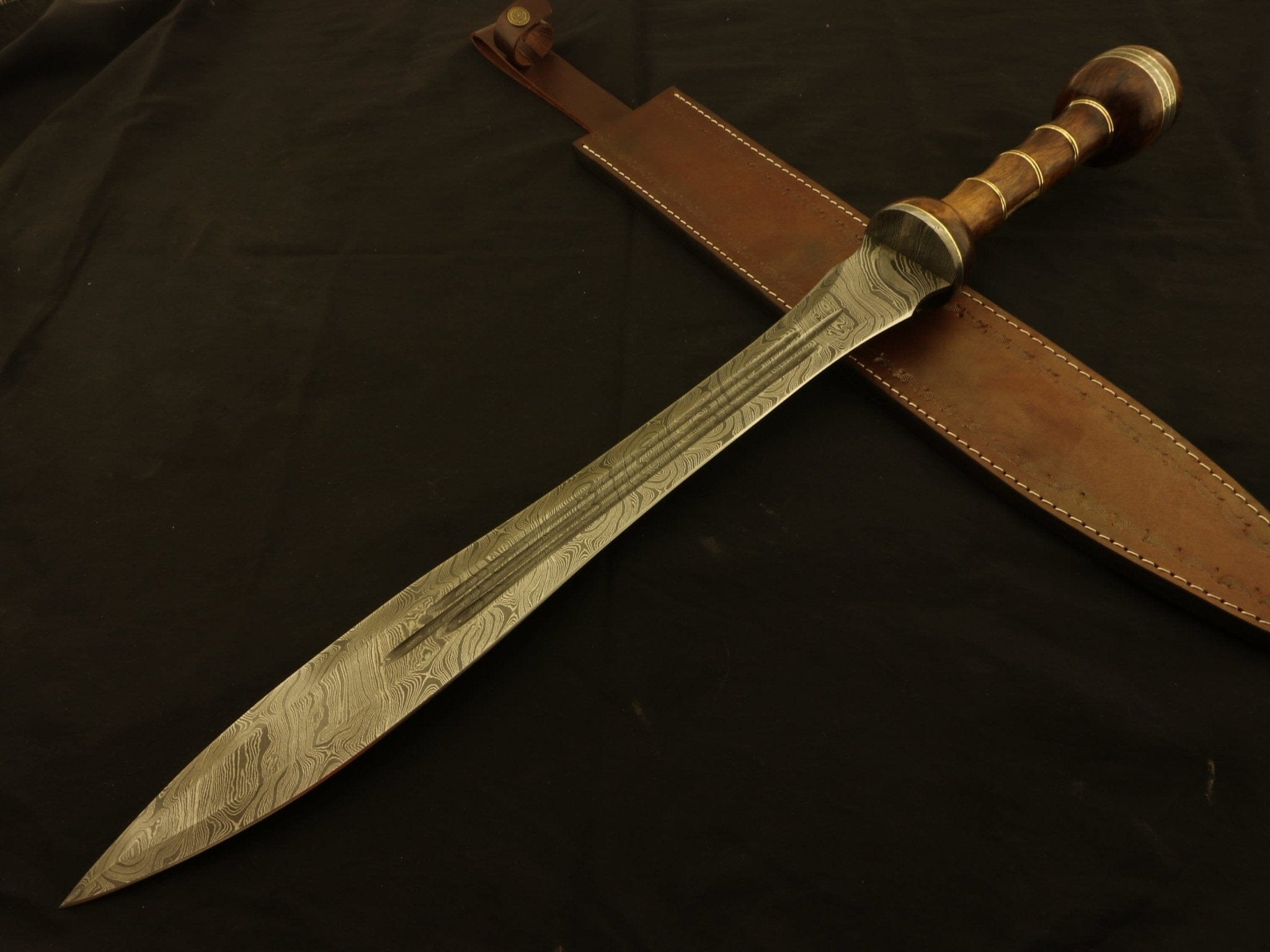 Roman Gladius Historical Custom Made Damascus Steel Blade Dagger Warrior Sword Battle Ready Sword Costume Weapons Terror Defender 