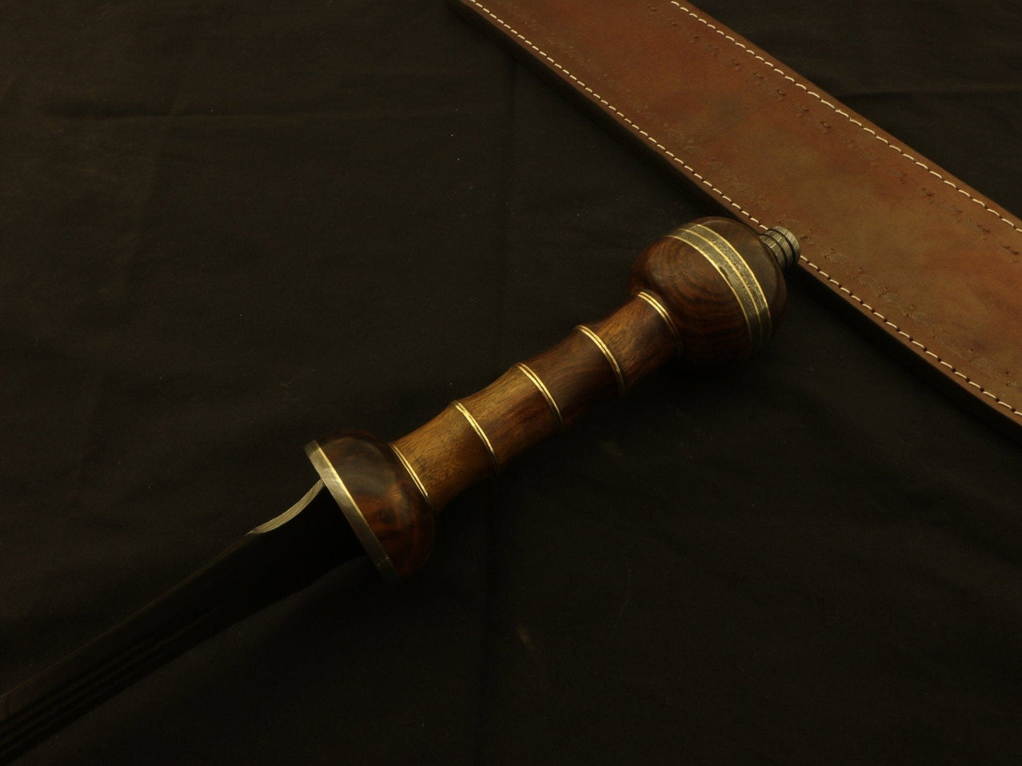Roman Gladius Historical Custom Made Damascus Steel Blade Dagger Warrior Sword Battle Ready Sword Costume Weapons Terror Defender 