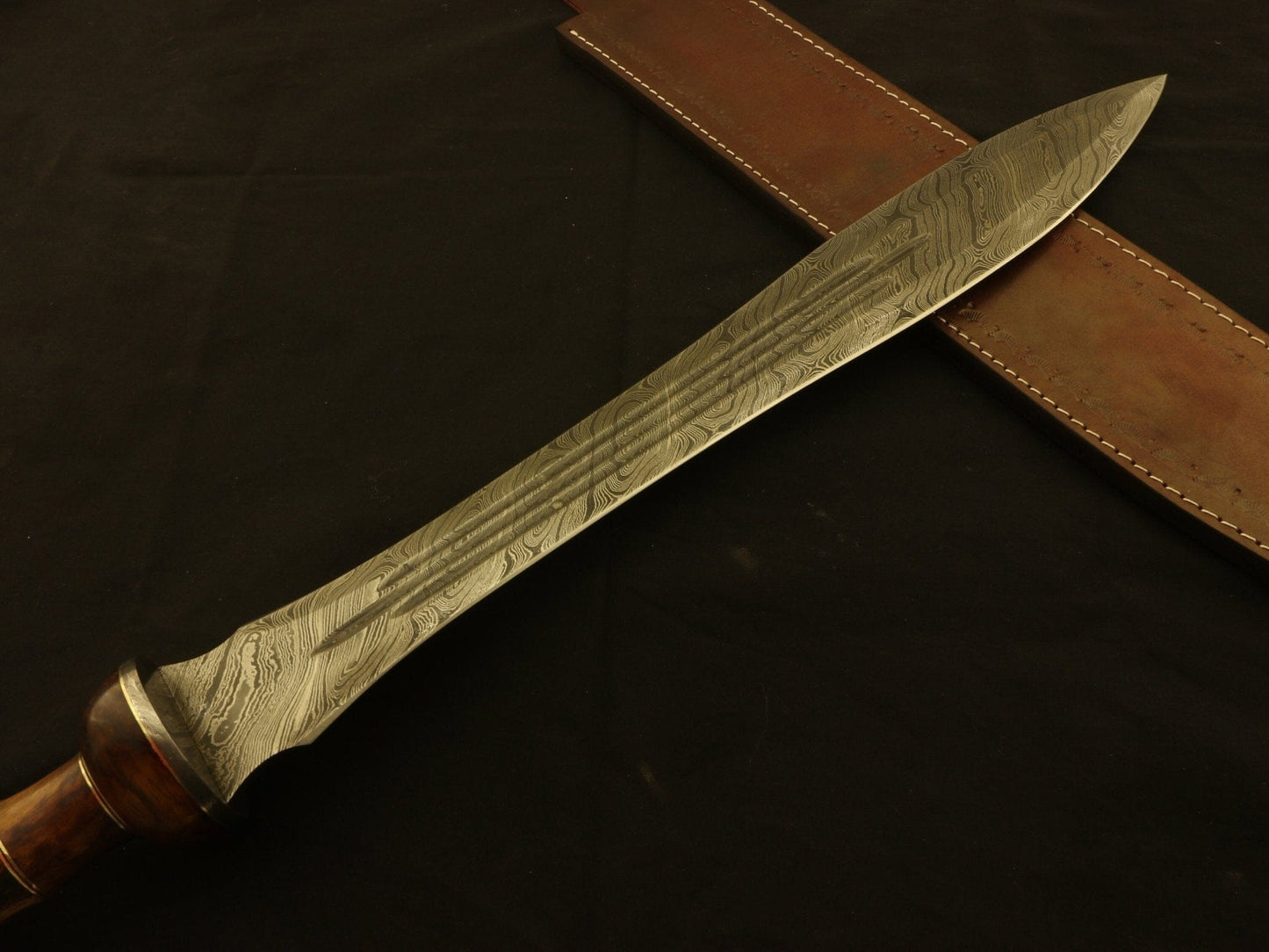 Roman Gladius Historical Custom Made Damascus Steel Blade Dagger Warrior Sword Battle Ready Sword Costume Weapons Terror Defender 