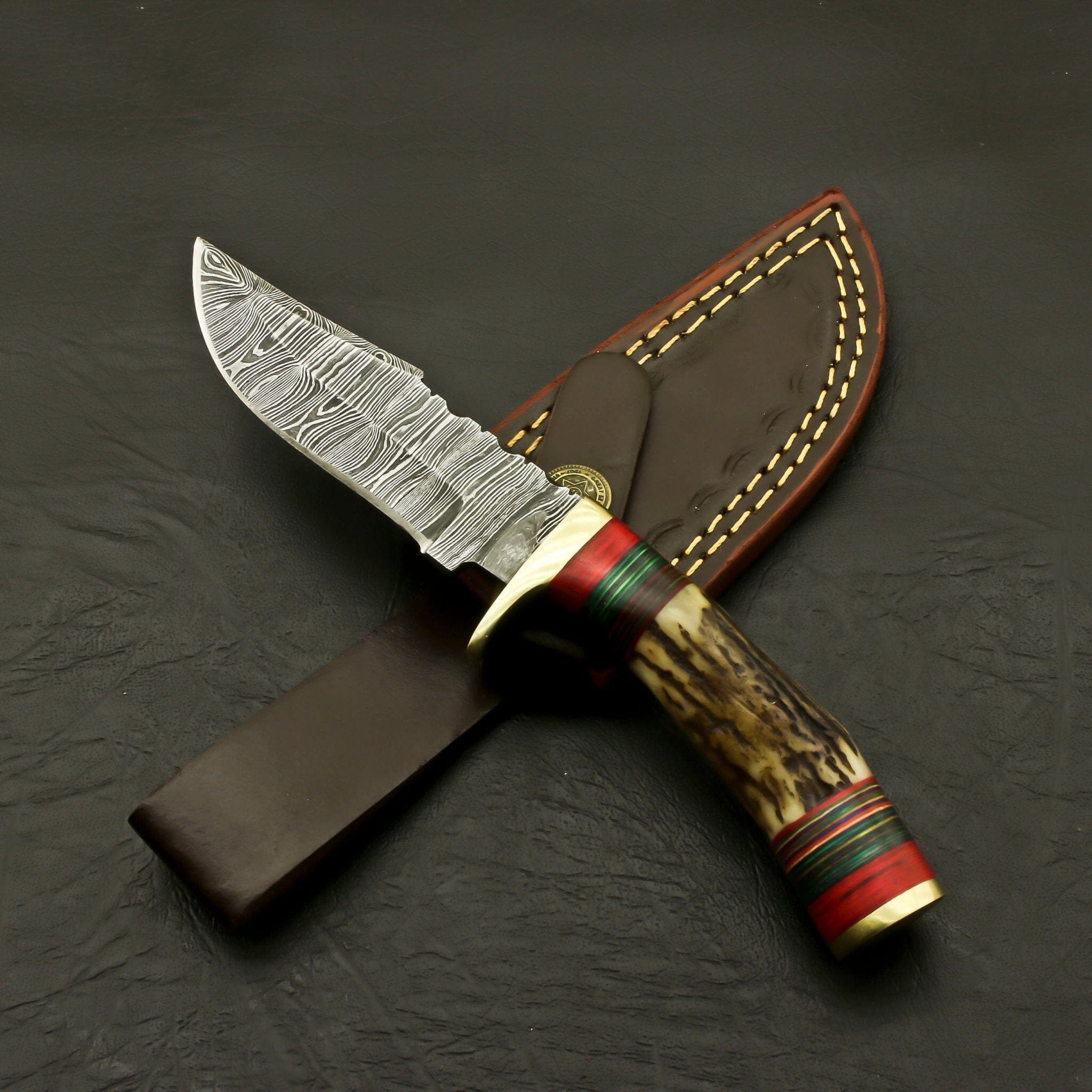 Top Custom Made Hand Forged Damascus Hunting/Skinning Knife-Stag/Antler Handle With leather sheath Hunting Terror Defender 