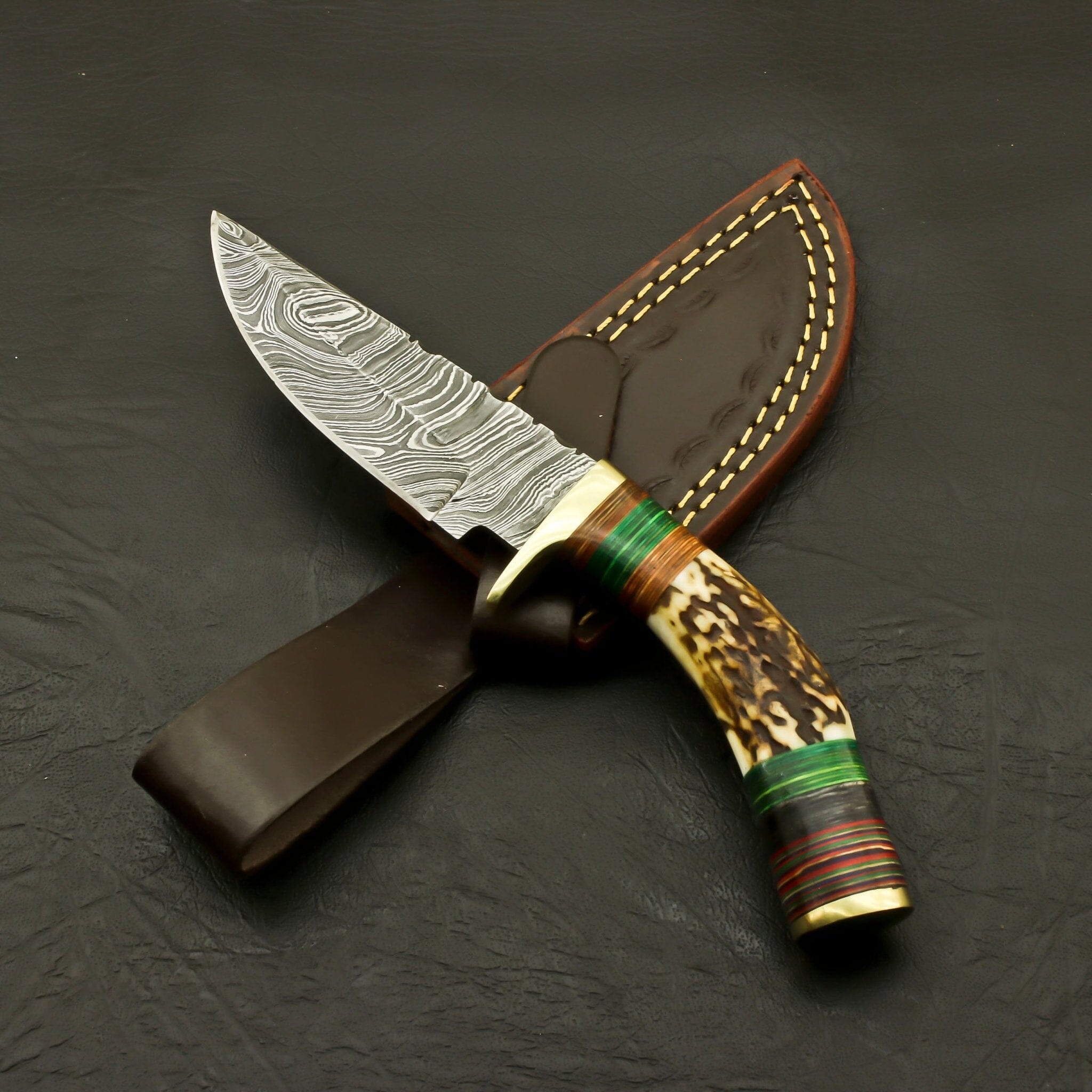 Top Custom Made Hand Forged Damascus Hunting/Skinning Knife-Stag/Antler Handle With leather sheath Hunting Terror Defender 